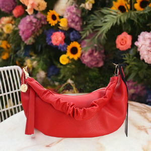 Sac Baguette en cuir Rouge Susan  by Laura Di Maggio